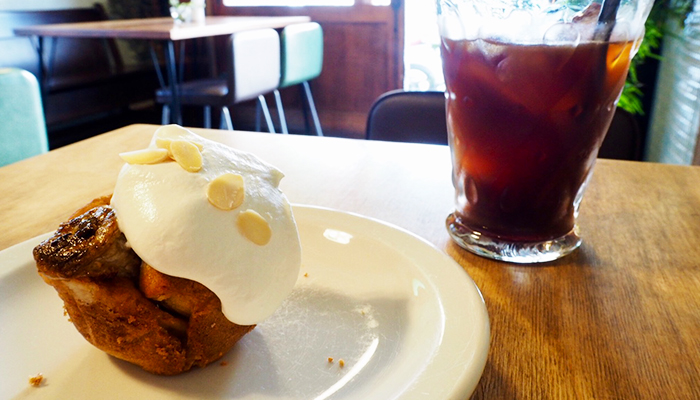 ミルコーヒー&スタンドのキャロットケーキと紅茶