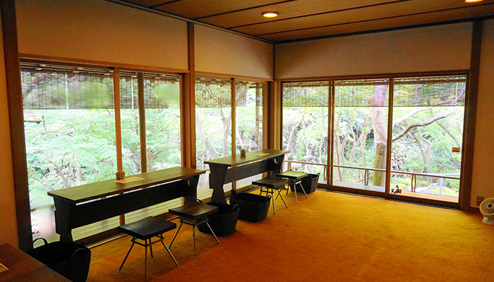 一条恵観山荘 かふぇ楊梅亭(やまももてい)内部
