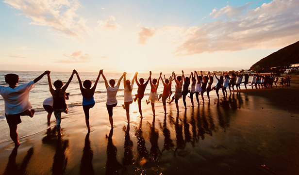 一列でビーチYOGA